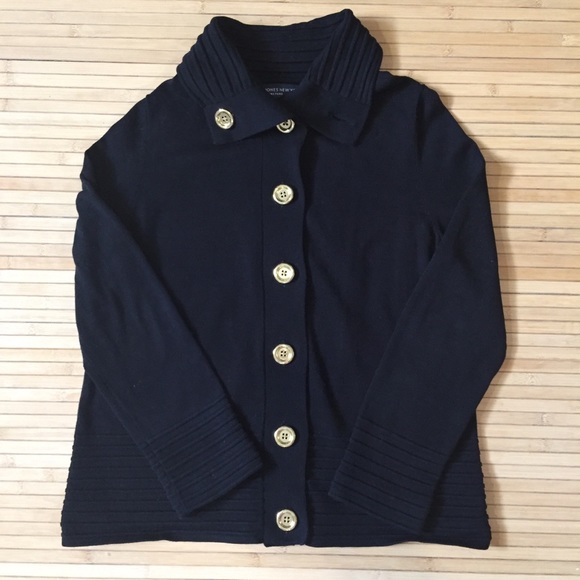 Jones New York Tops - 🌈3/20 Jones New York black button down sweater